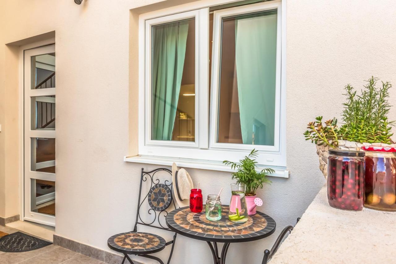 Adris Apartments Omiš Exterior foto